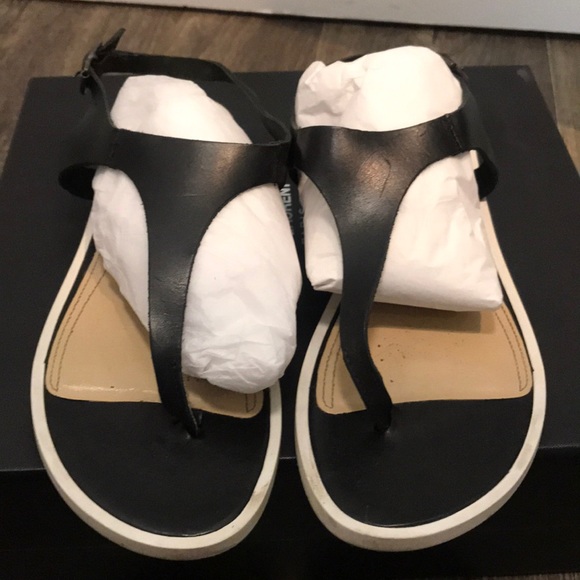 Leather Sandals - Picture 2 of 6